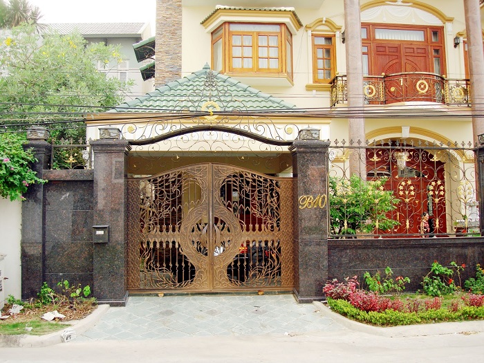 Lắp đặt cổng phù hợp theo phong thủy sân vườn nhà ở